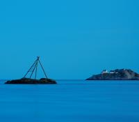 Nua by night