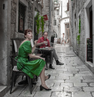 Gull - Lady in green
