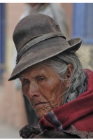 Antatt: Dame for sin hatt